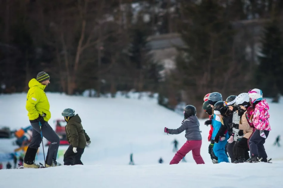 Jeździli z głową - 84 dzieci z gminnych szkół uczyło się bezpieczeństwa na stoku - zdjęcie 5