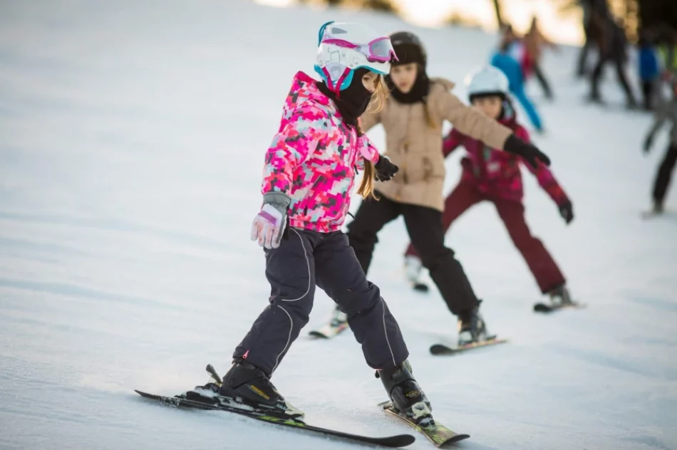 Jeździli z głową - 84 dzieci z gminnych szkół uczyło się bezpieczeństwa na stoku - zdjęcie 7