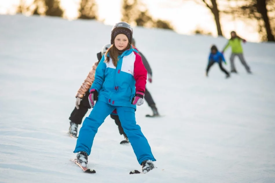 Jeździli z głową - 84 dzieci z gminnych szkół uczyło się bezpieczeństwa na stoku - zdjęcie 8