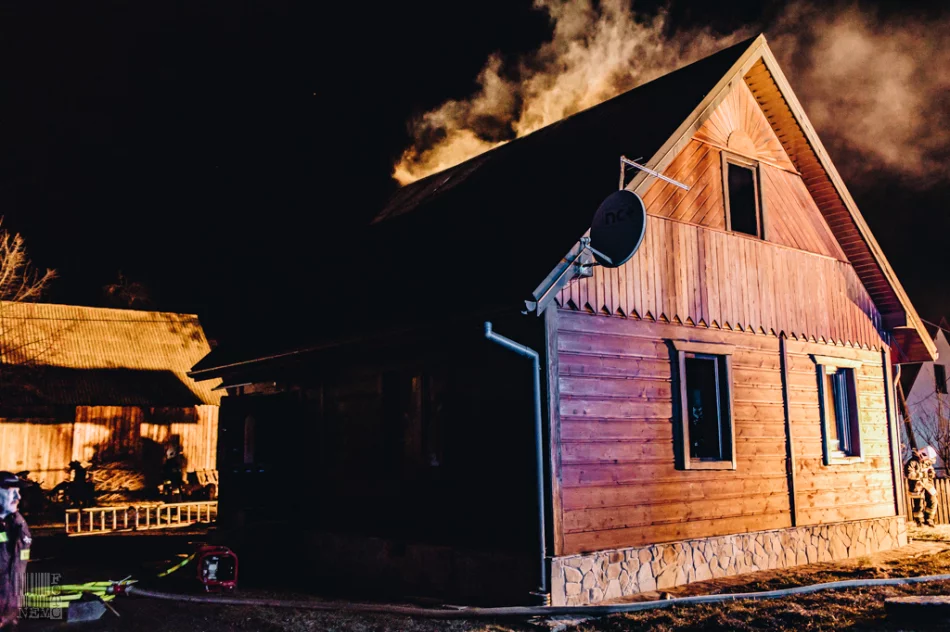 28 strażaków gasiło pożar - zdjęcie 4