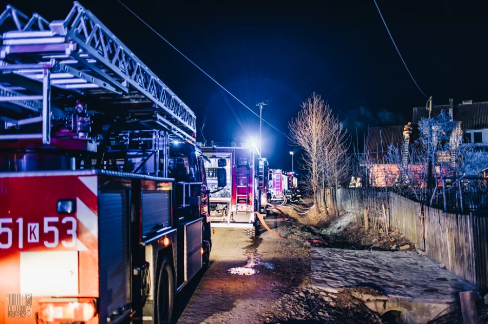 28 strażaków gasiło pożar - zdjęcie 6