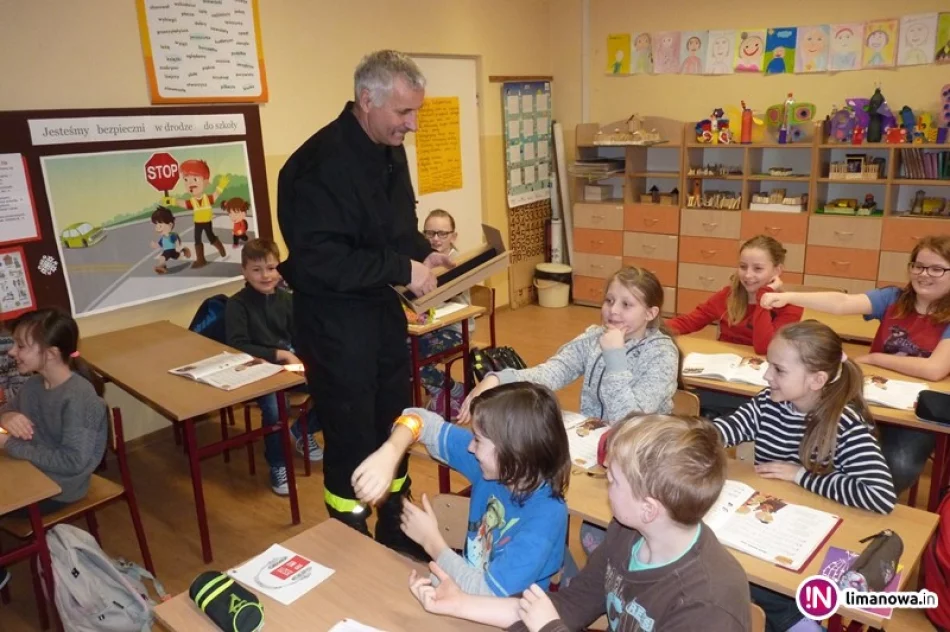 Za nimi coroczny sprawdzian z szybkiej ewakuacji szkoły - zdjęcie 3