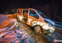 Groźnie wyglądające zderzenie samochodów - zdjęcie główne