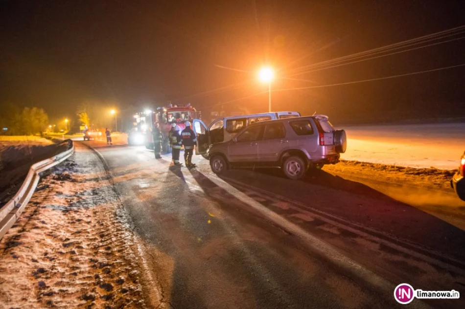 Groźnie wyglądające zderzenie samochodów - zdjęcie 4