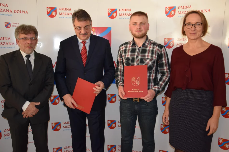 Nagrody dla zdolnej młodzieży i życzenia dla sołtysów - zdjęcie 2