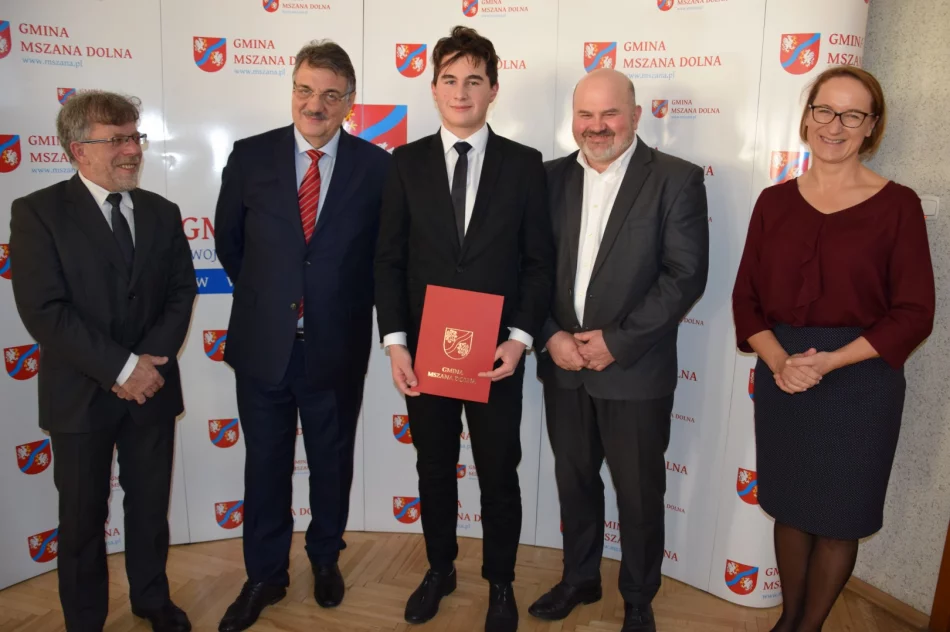 Nagrody dla zdolnej młodzieży i życzenia dla sołtysów - zdjęcie 6