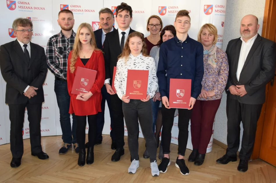 Nagrody dla zdolnej młodzieży i życzenia dla sołtysów - zdjęcie 7