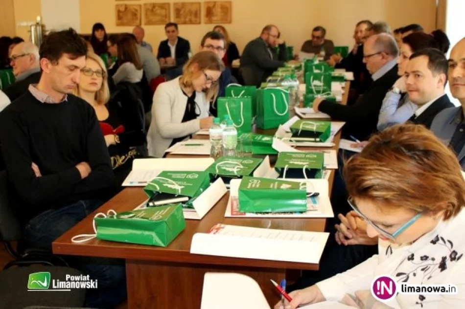 Spotkanie urzędników i samorządowców z pracodawcami - zdjęcie 3