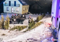 Dachowanie samochodu na „krajówce” (wideo) - zdjęcie główne