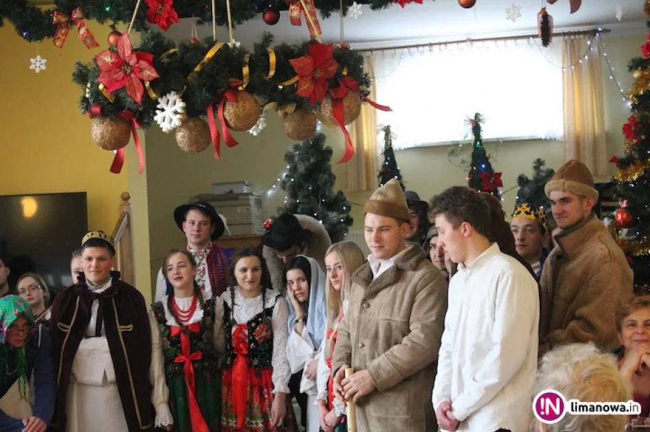 „Consonans” z kolędą w DPS - zdjęcie 3