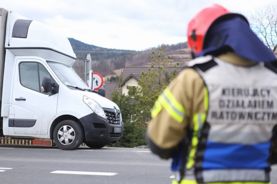 Zderzenie motocykla z samochodem dostawczym - zdjęcie 2