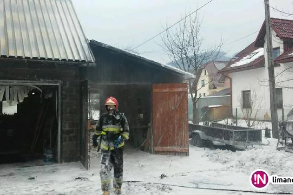 Dwa samochody spłonęły, strażacy uratowali garaż - zdjęcie 4