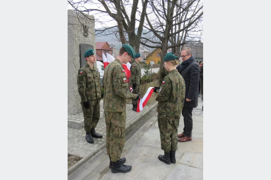 Odsłonięto tablicę ufundowaną przez IPN - zdjęcie 3