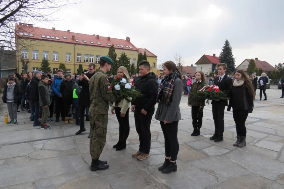 Odsłonięto tablicę ufundowaną przez IPN - zdjęcie 7