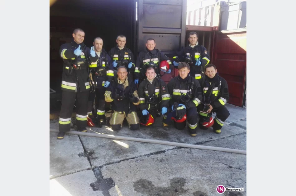 Szkolili się z gaszenia pożarów wewnętrznych - zdjęcie 2