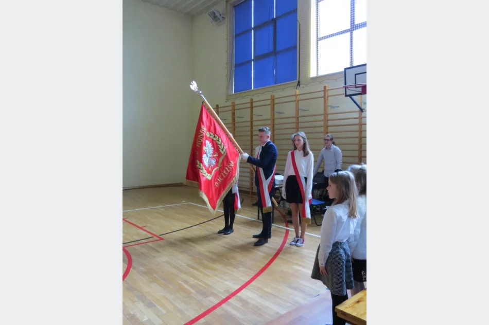 Narodowy Dzień Pamięci Żołnierzy Wyklętych w Szkole Podstawowej Nr 1 w Starej Wsi - zdjęcie 4