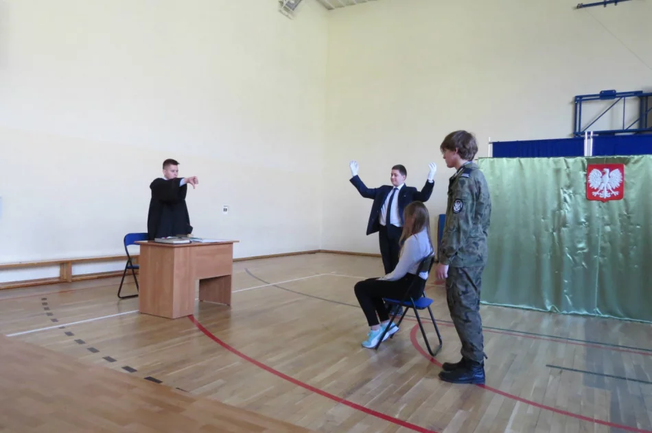 Narodowy Dzień Pamięci Żołnierzy Wyklętych w Szkole Podstawowej Nr 1 w Starej Wsi - zdjęcie 14