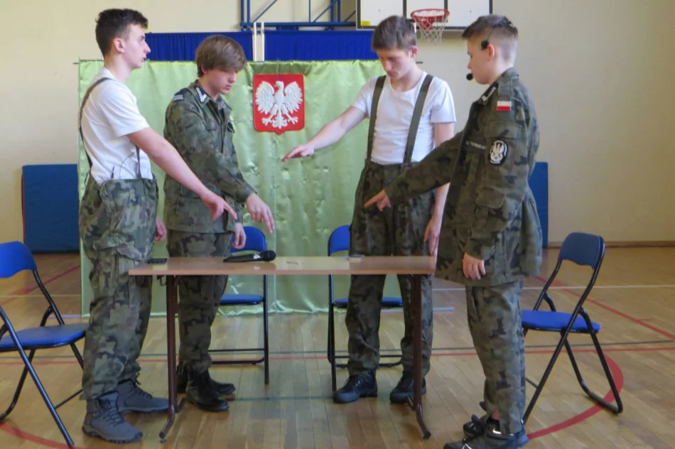 Narodowy Dzień Pamięci Żołnierzy Wyklętych w Szkole Podstawowej Nr 1 w Starej Wsi - zdjęcie 17