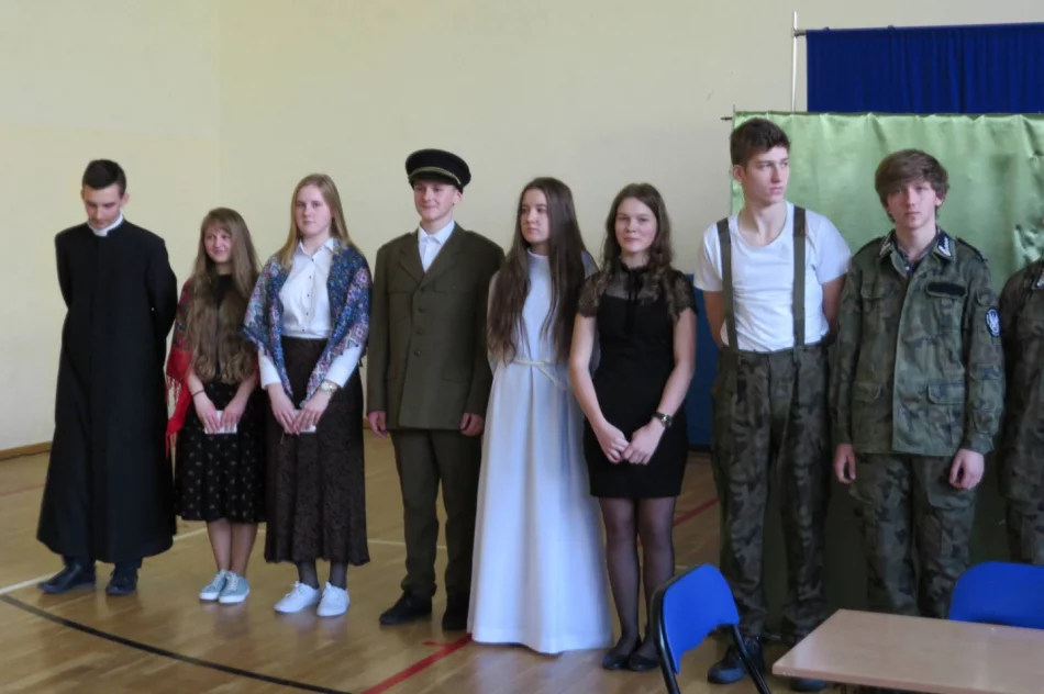 Narodowy Dzień Pamięci Żołnierzy Wyklętych w Szkole Podstawowej Nr 1 w Starej Wsi - zdjęcie 18