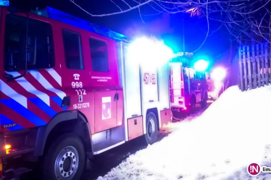 Pożar dachu budynku mieszkalnego, 100 tys. zł strat - zdjęcie 4