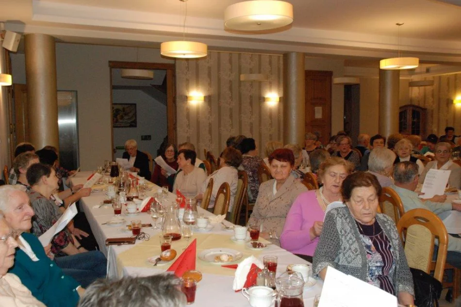 Jak zagórzańscy seniorzy Dzień Kobiet świętowali… - zdjęcie 5