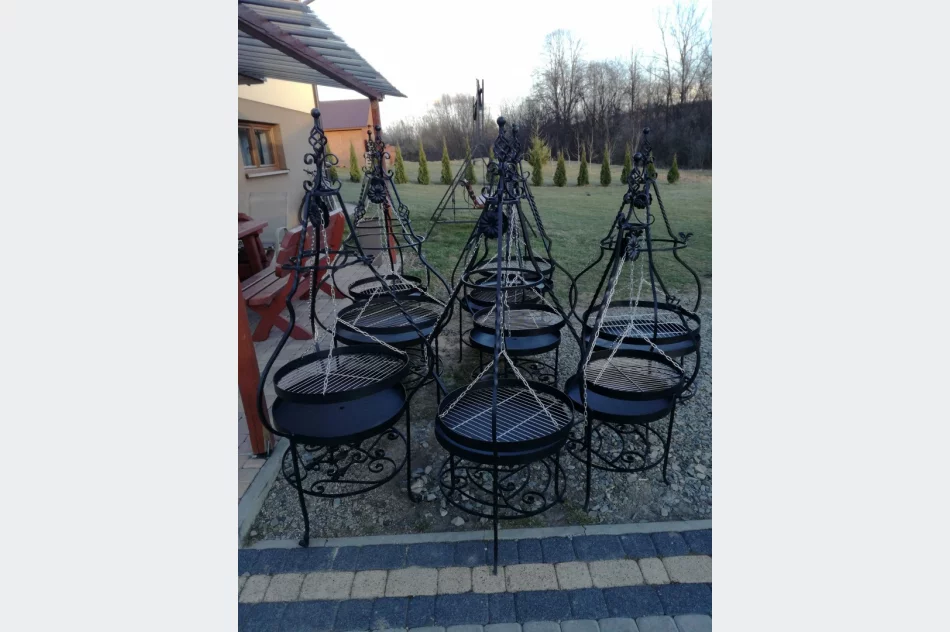 Grill ogrodowy kuty - zdjęcie 2