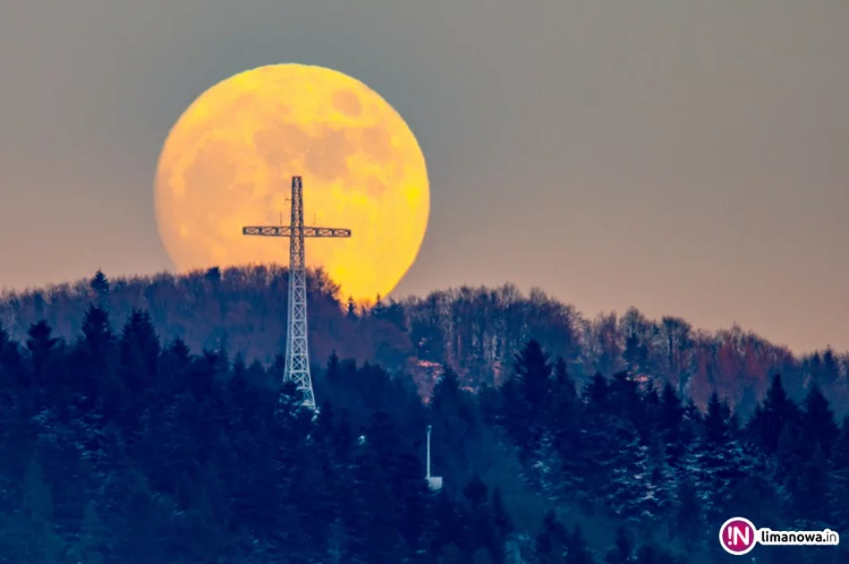 Ostatnie godziny siarczystych mrozów. Zobacz dzisiejszy wschód Księżyca i zjawisko halo (zdjęcia) - zdjęcie 2