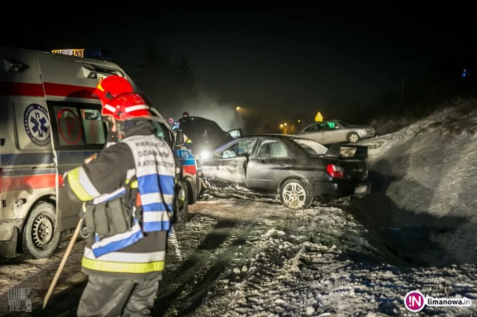 Subaru wypadło z jezdni i uderzyło w betonowy przepust (wideo) - zdjęcie 4