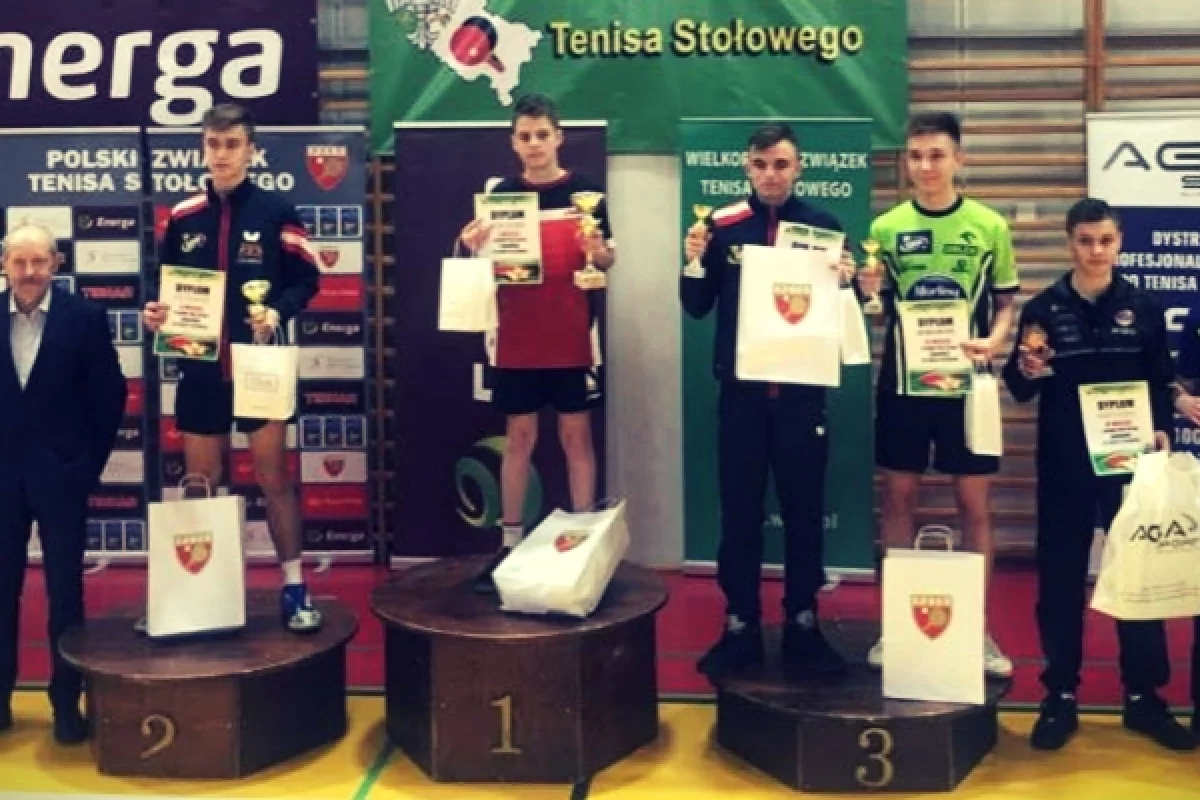 Namieszali wśród juniorów. Dawid Kosmal w czołówce krajowej.