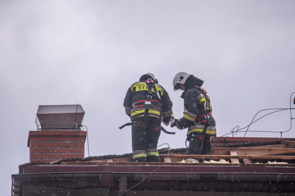 Zniszczenia w Męcinie po silnym wietrze - zdjęcie 13