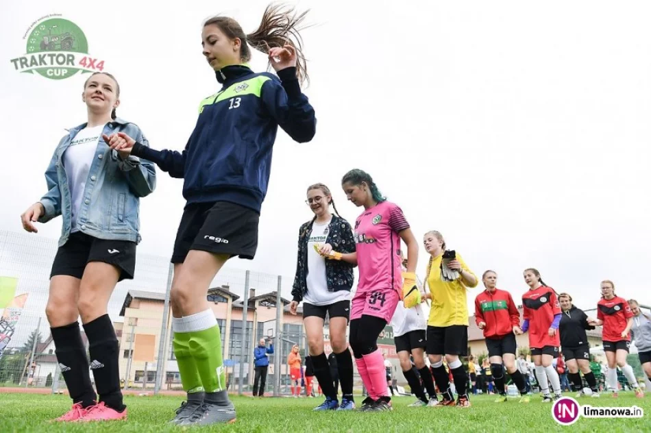 'Traktor 4x4' pobudził piłkarstwo kobiece! - zdjęcie 2
