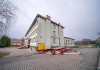 Uczniowie uczestniczą w rekolekcjach na czas zabezpieczenia uszkodzonego dachu szkoły - zdjęcie główne