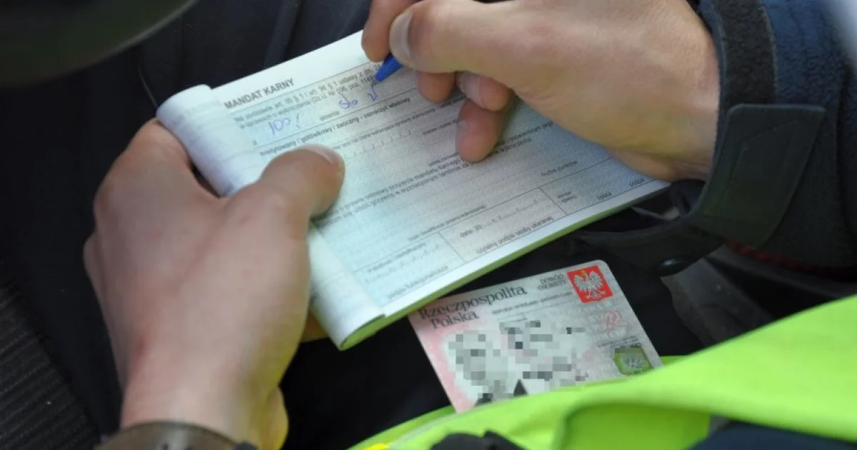 Policja zatrzymała nieletnich bez uprawnień na motorowerach