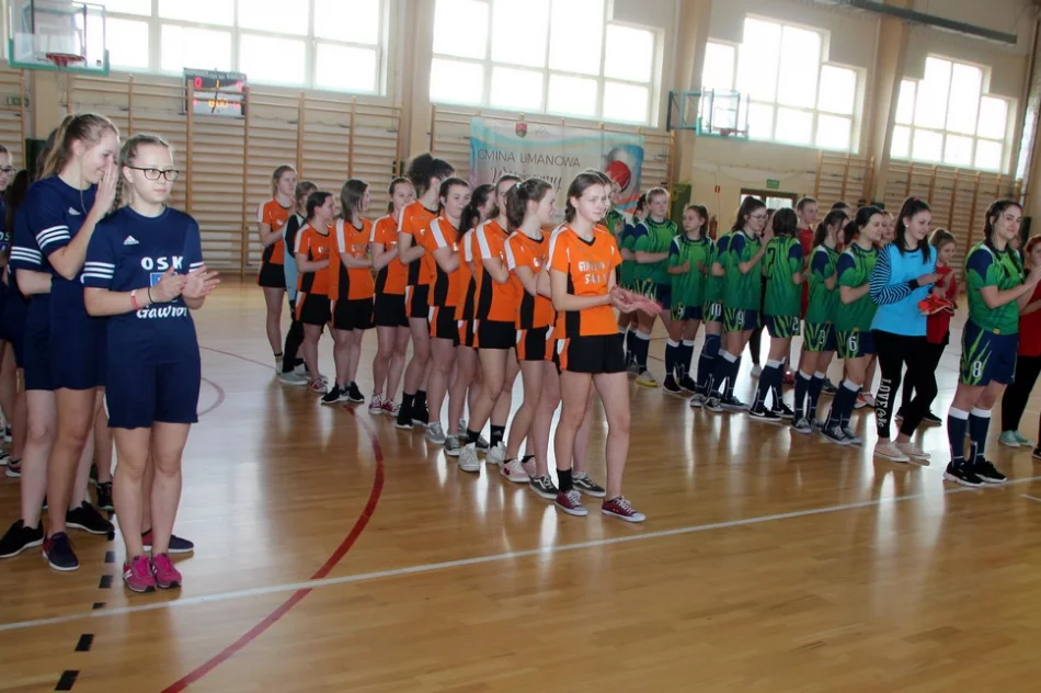 Dziewczęta z Rupniowa mistrzyniami gminy w piłce ręcznej - zdjęcie 2
