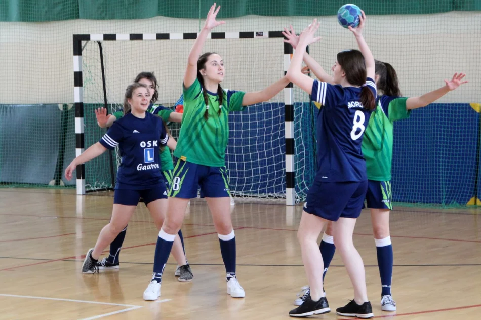 Dziewczęta z Rupniowa mistrzyniami gminy w piłce ręcznej - zdjęcie 4