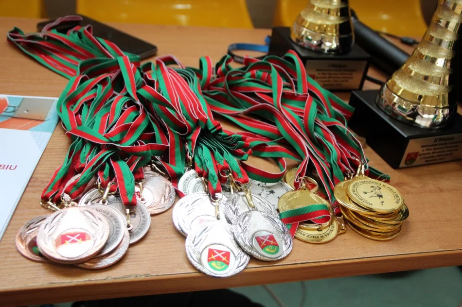 Dziewczęta z Rupniowa mistrzyniami gminy w piłce ręcznej - zdjęcie 13