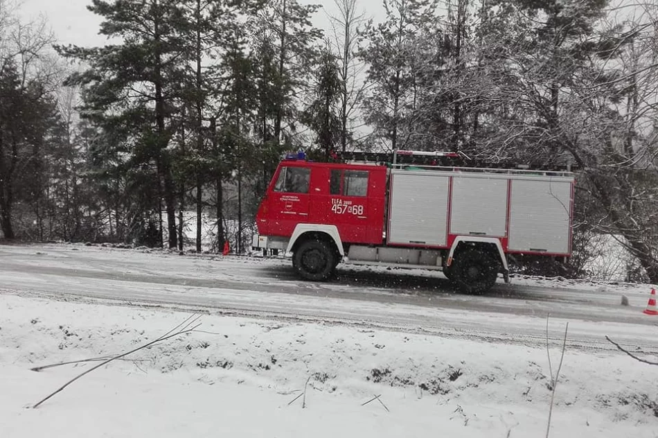 Zderzenie samochodu osobowego z busem - zdjęcie 2