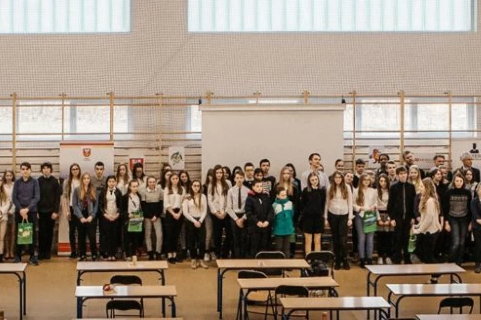Rozstrzygnięto powiatowe konkursy językowe. W zmaganiach wzięło udział 126 uczniów z 45 szkół - zdjęcie 2