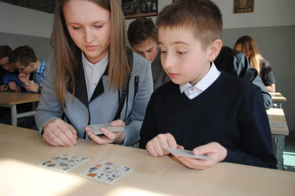 60 uczniów w konkursie historycznym "Znaj-znak" - zdjęcie 2