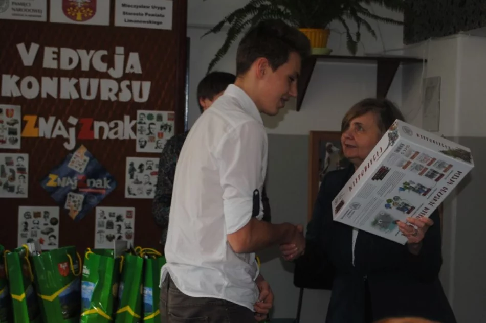 60 uczniów w konkursie historycznym "Znaj-znak" - zdjęcie 4