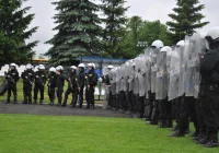 W ruch poszły pałki, gaz łzawiący i miotacz wody - zdjęcie główne