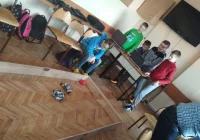 Uczyli się programować i sterować robotami - zdjęcie główne