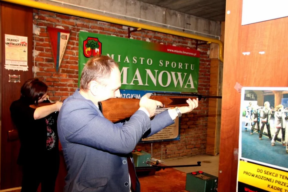 IV OTWARTE ZAWODY W STRZELECTWIE SPORTOWYM  - zdjęcie 2