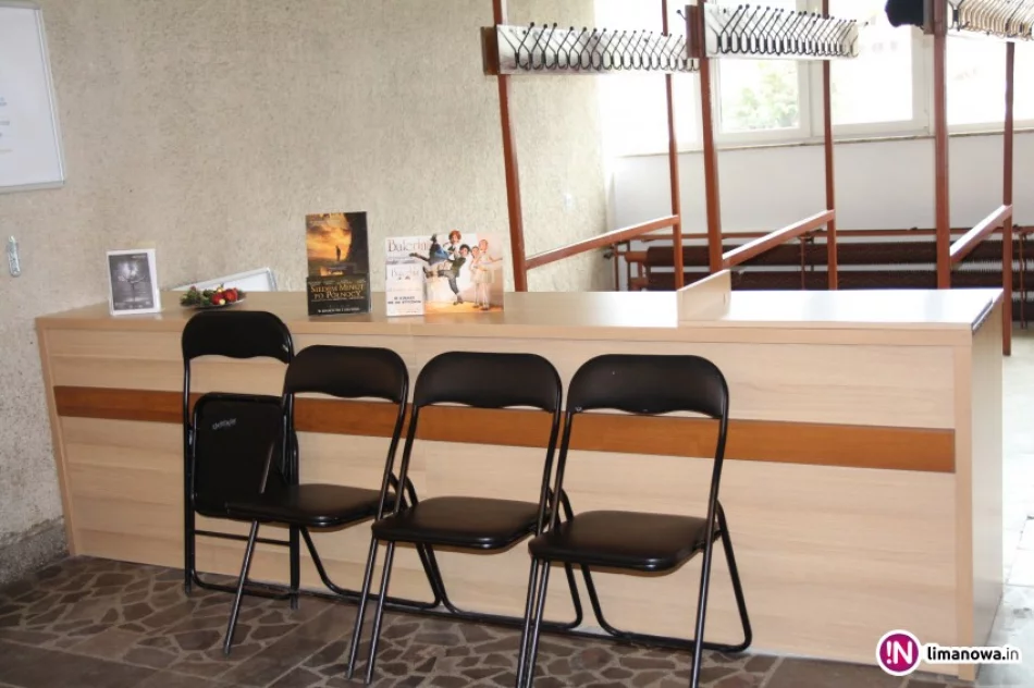 Nowe drzwi, kasa kinowa oraz system sprzedaży i rezerwacji biletów - zdjęcie 2