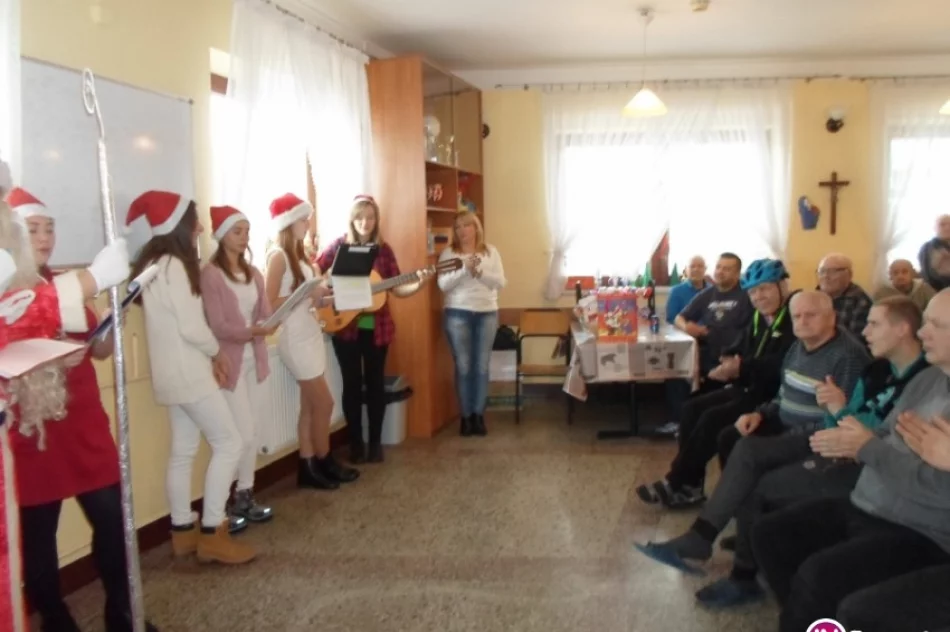 Uczniowie czytali pensjonariuszom DPS-u - zdjęcie 2