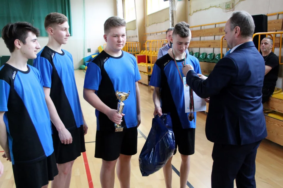 Chłopcy z Rupniowa niepokonani w piłce ręcznej  - zdjęcie 2