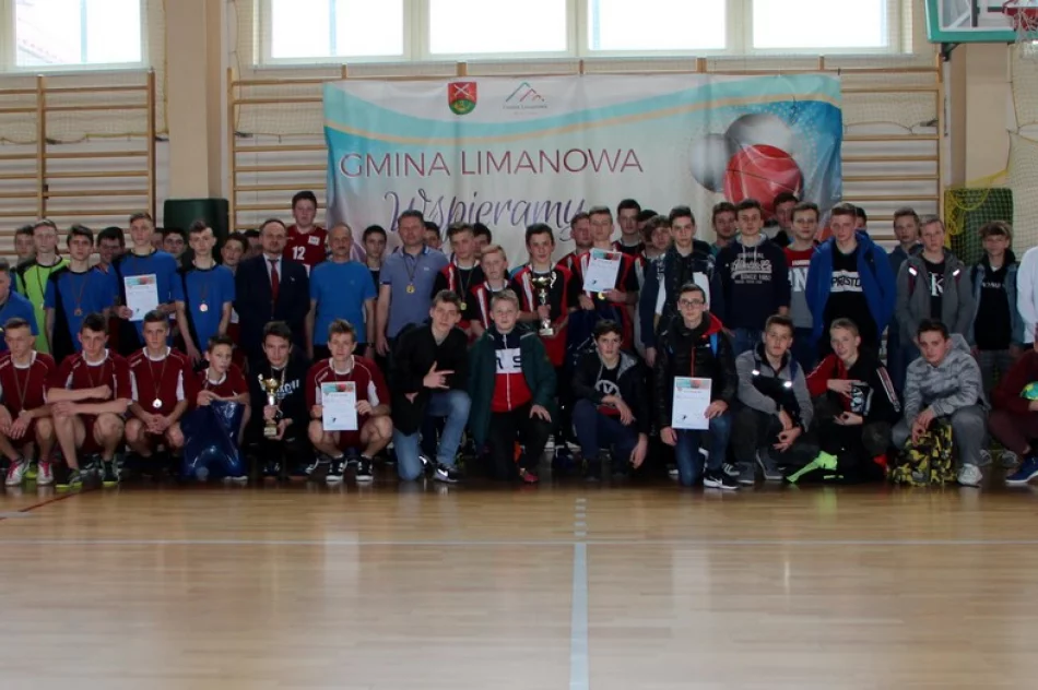 Chłopcy z Rupniowa niepokonani w piłce ręcznej  - zdjęcie 3