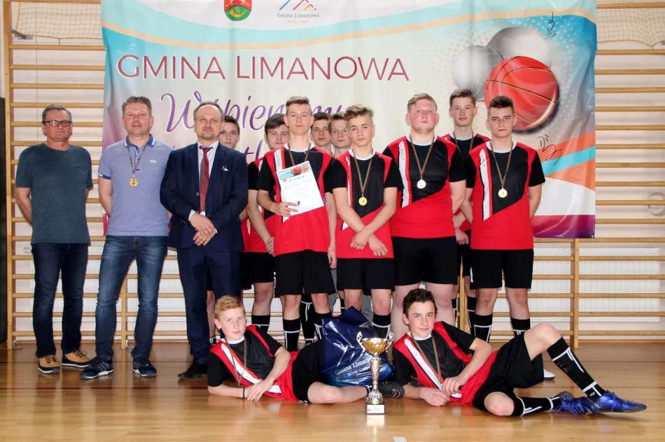 Chłopcy z Rupniowa niepokonani w piłce ręcznej  - zdjęcie 4