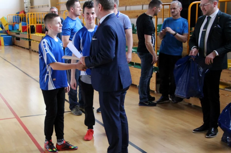 Chłopcy z Rupniowa niepokonani w piłce ręcznej  - zdjęcie 11