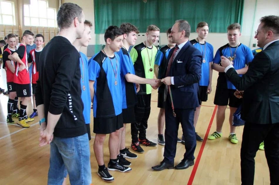 Chłopcy z Rupniowa niepokonani w piłce ręcznej  - zdjęcie 17